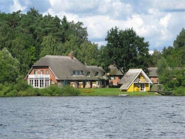 Ferien Direkt Am Wasser Mit Hund Krakow am See Exterior foto